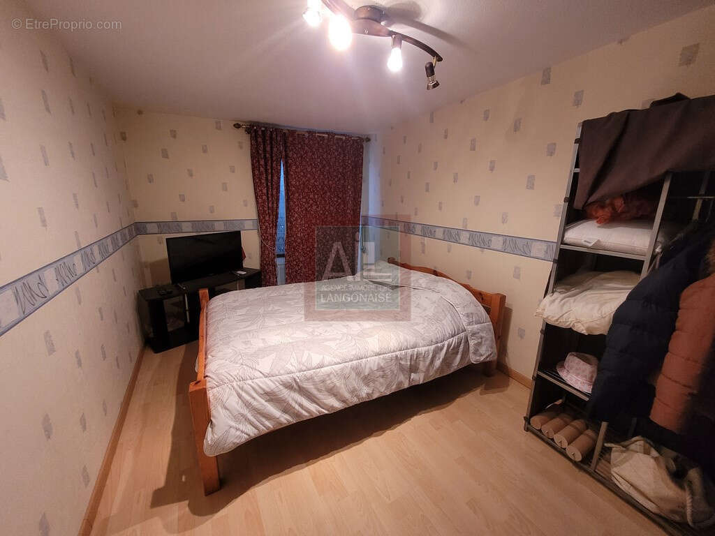 Appartement à CHATEAUNEUF-DE-RANDON