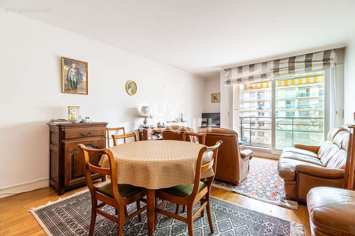 Appartement à PARIS-20E
