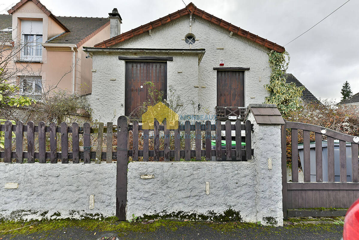 Maison à CHILLY-MAZARIN