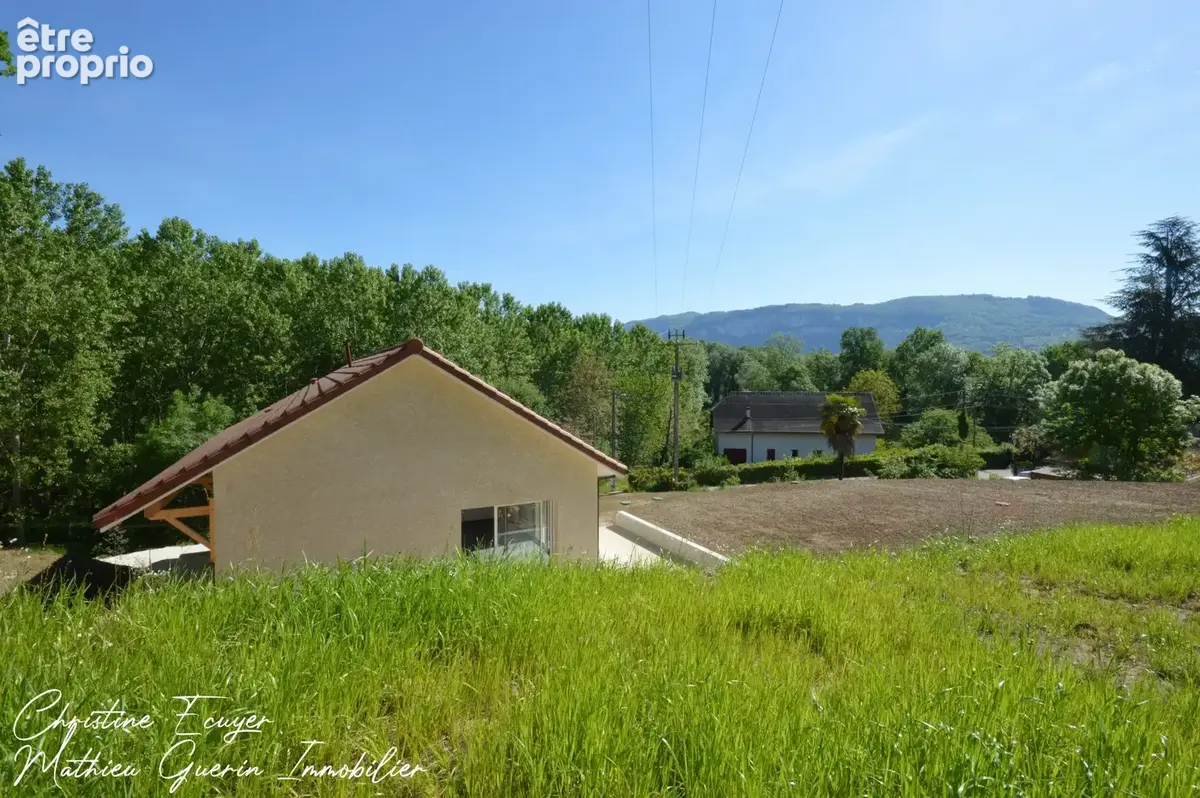 Maison 106 m² à Bregnier-Cordon  - photo 3