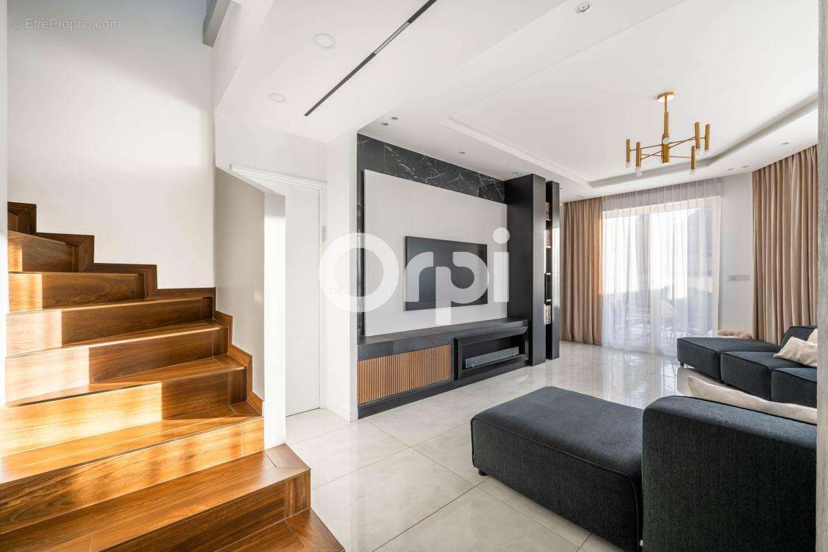 Maison à L&#039;HAY-LES-ROSES