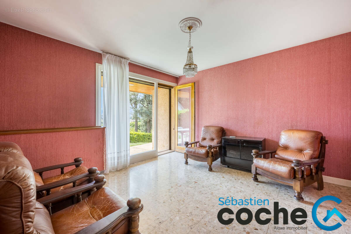 Charly   Maison d'architecte, vue exceptionnelle, potentiel rare - photo 6