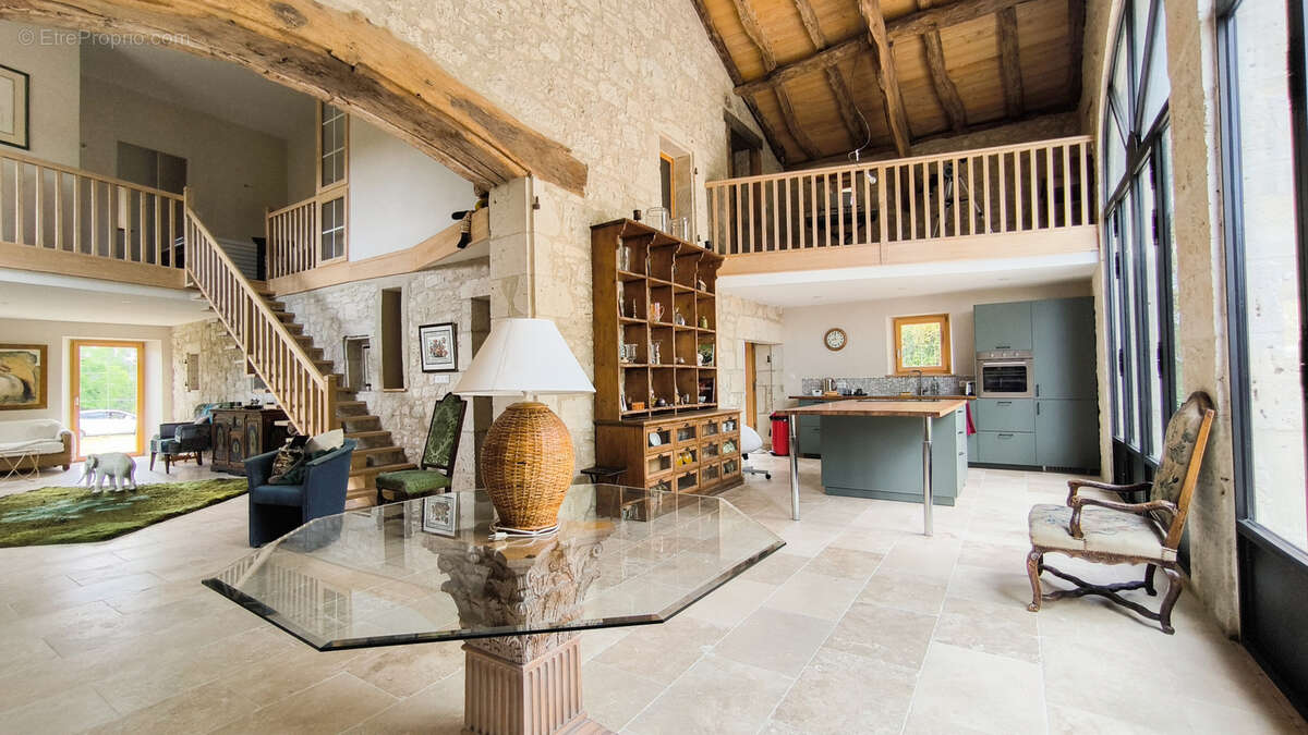 Maison à CASTELSAGRAT