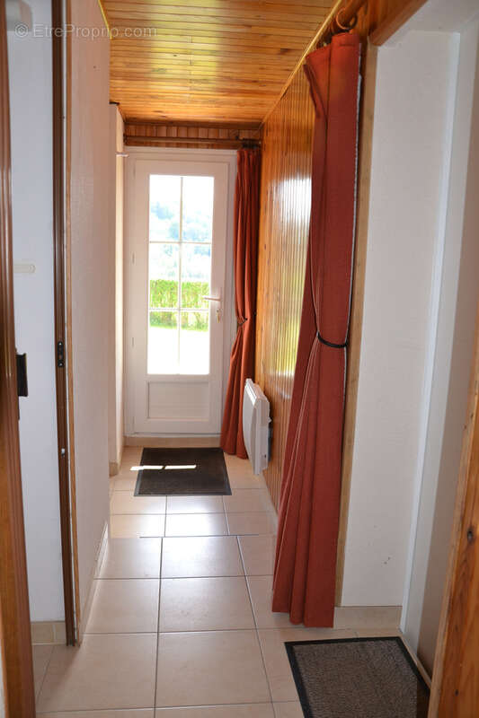 Maison à SAINT-SAUVES-D'AUVERGNE
