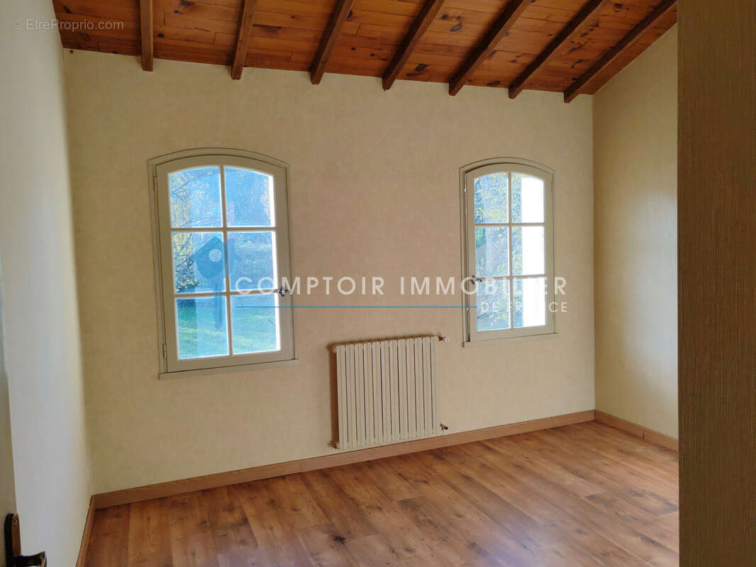 A Vendre maison de 185 m2 à Castres - photo 12
