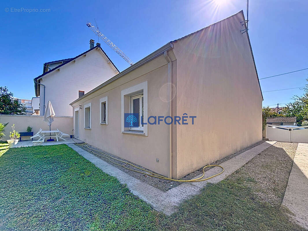 Maison à SAVIGNY-SUR-ORGE