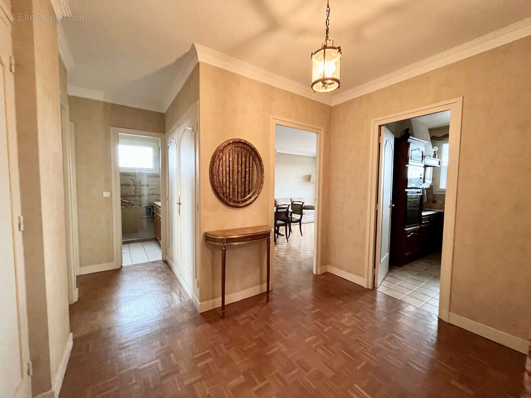 Appartement à SAINT-MAUR-DES-FOSSES