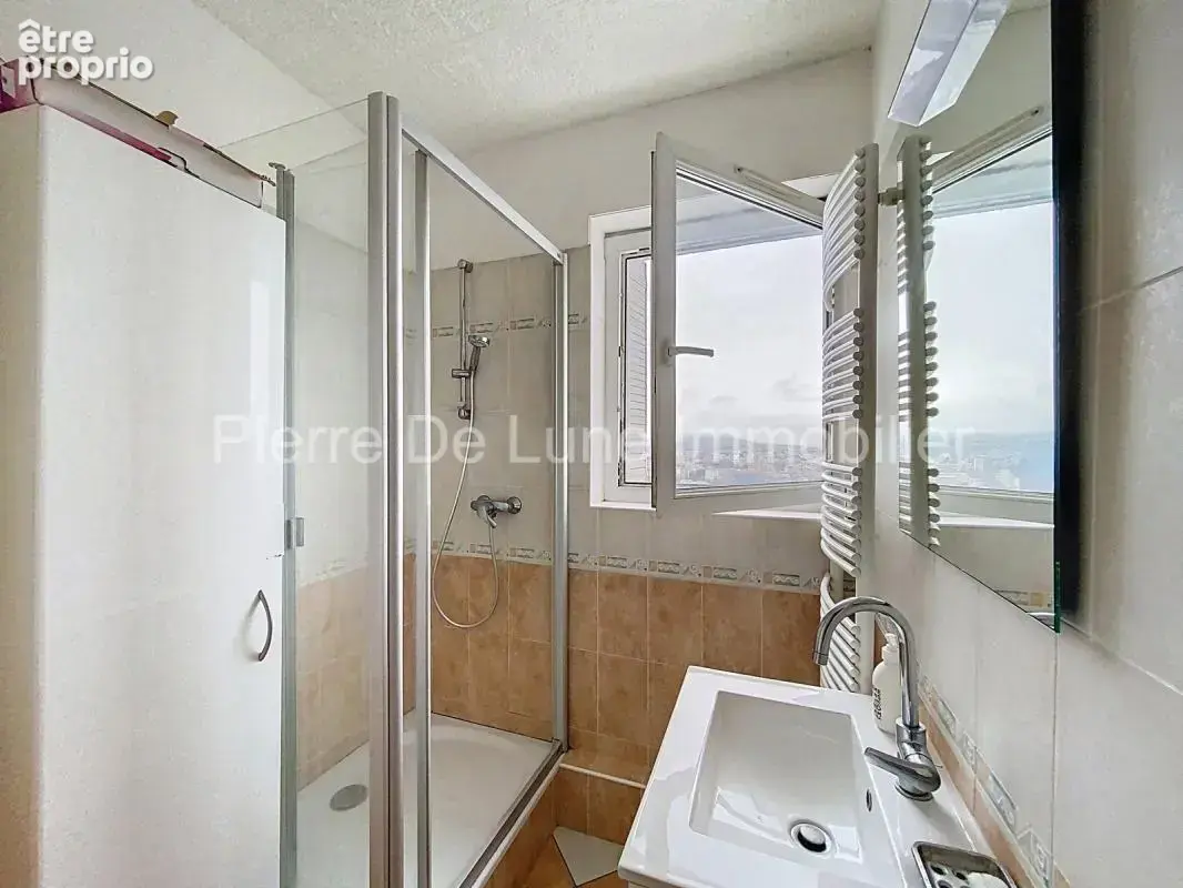 Appartement avec garage et caves - Vues exceptionnelles - 7ème étage - photo 16