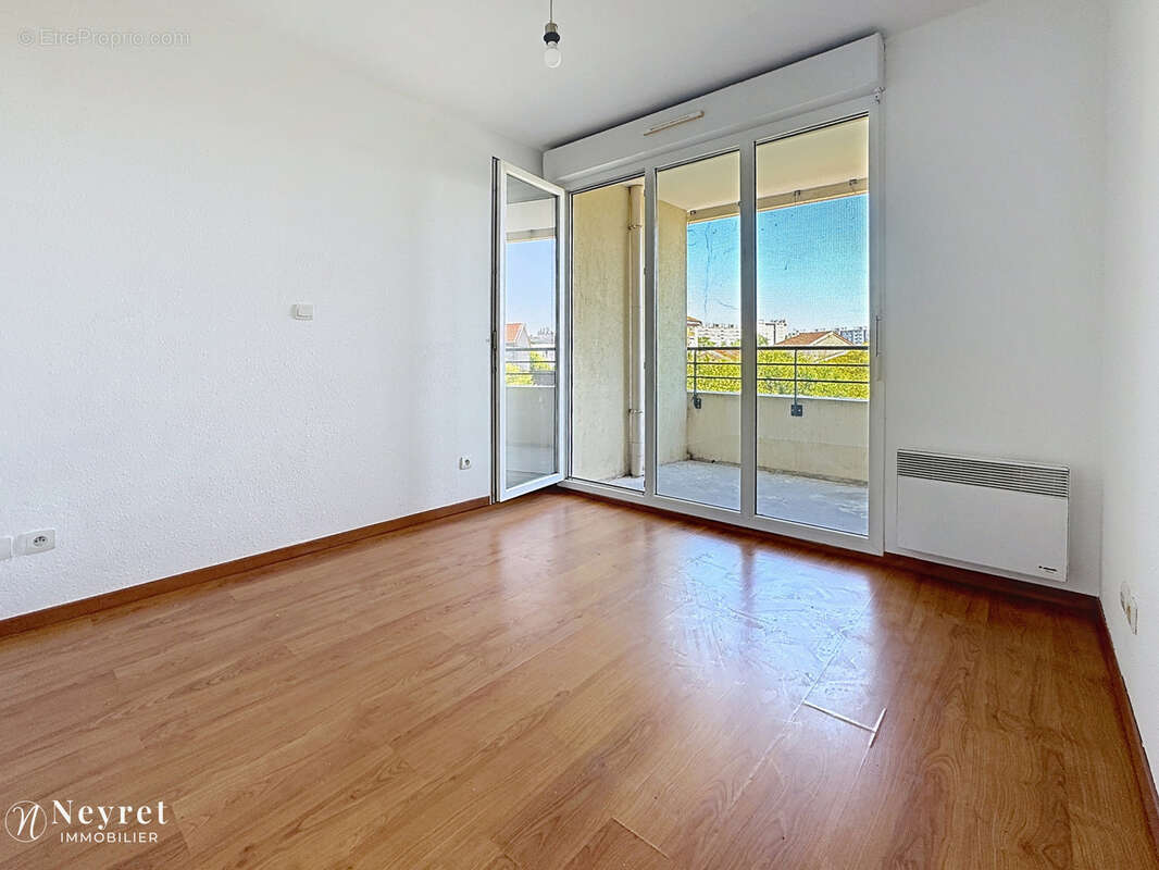 Appartement à OULLINS