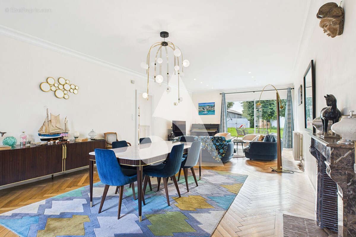 Demeure bourgeoise de 330m² habitables - photo 3