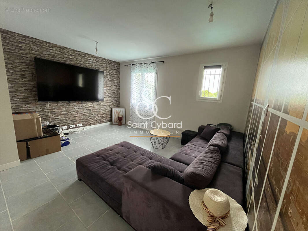 Maison à AUSSAC-VADALLE