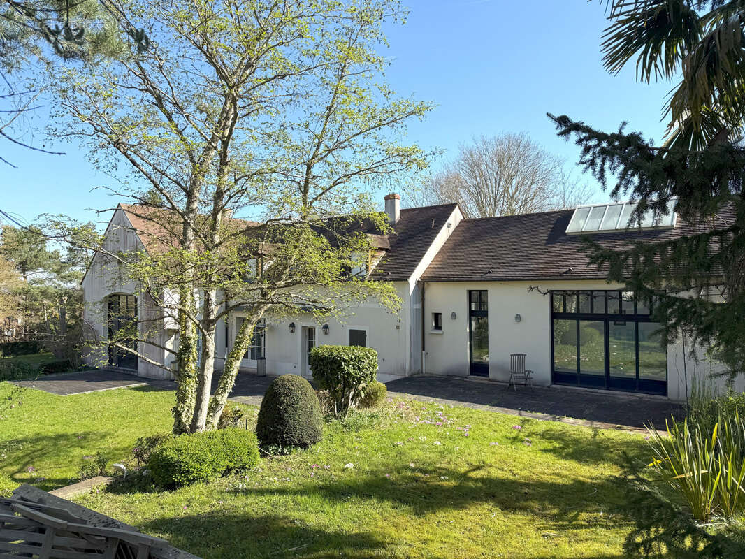Maison à MORAINVILLIERS