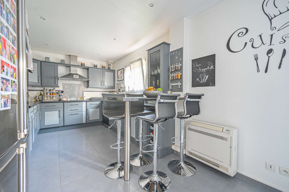 Maison à LIMEIL-BREVANNES