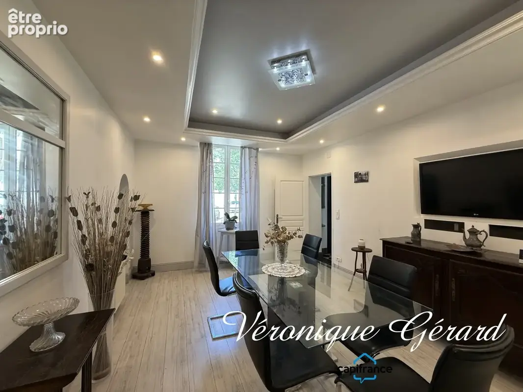 Belle maison en pierre de taille de 252 m², 7 chambres, combles aménageables, jardin paysager,3 garages - photo 7