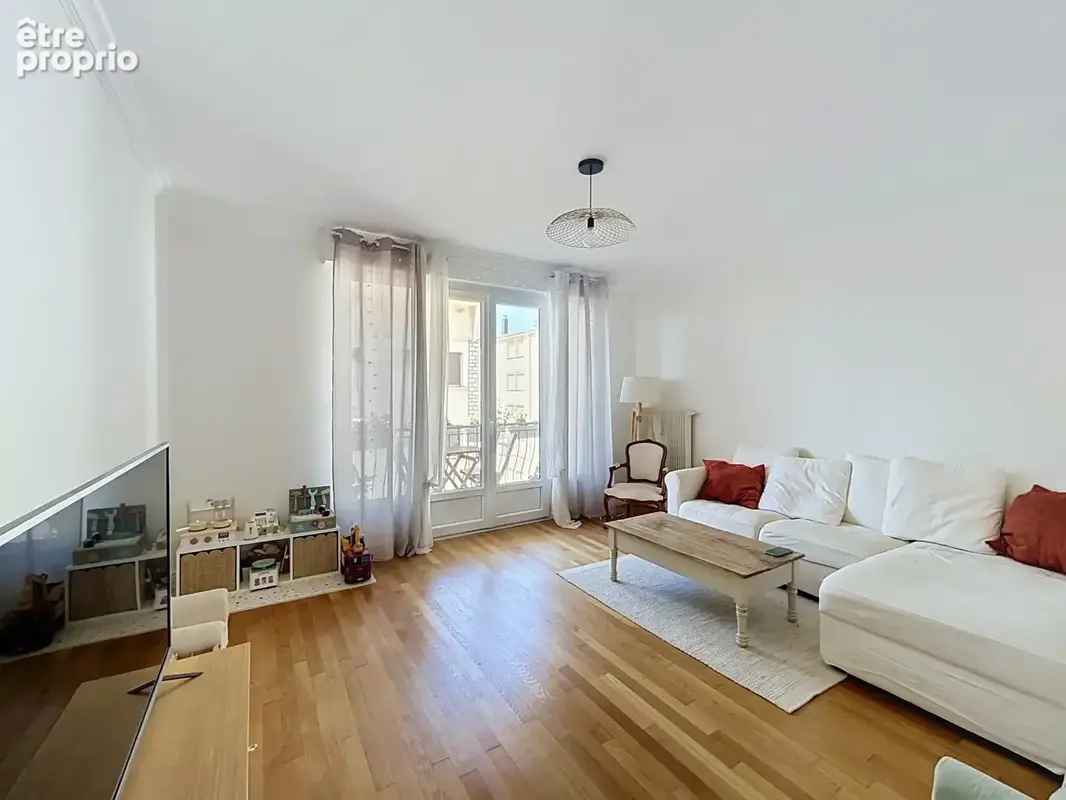 Appartement T3 en dernier étage 72m2 et ses deux balcons - Haut Montchapet limite Victor Hugo - photo 2