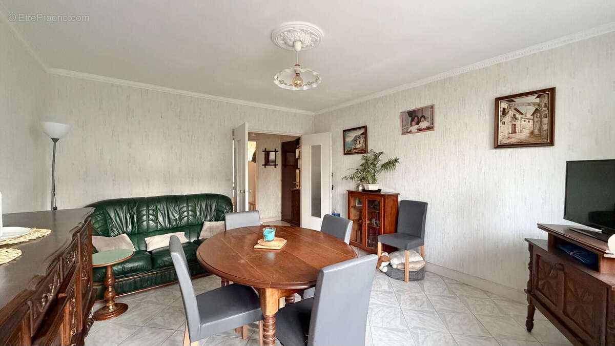 Appartement à CORBEIL-ESSONNES