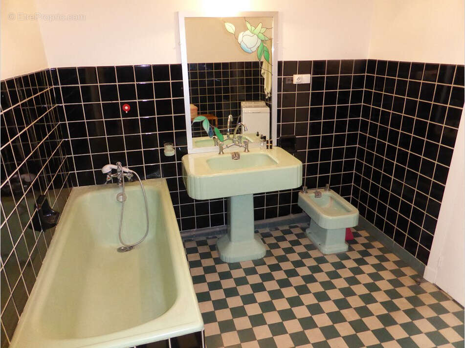 By drive immo rare hotel de ville narbonne appartement t6 avec patio - photo 4