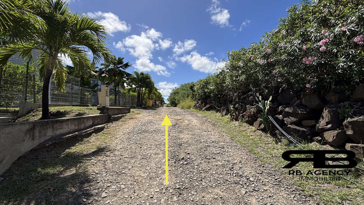 Terrain à LE VAUCLIN