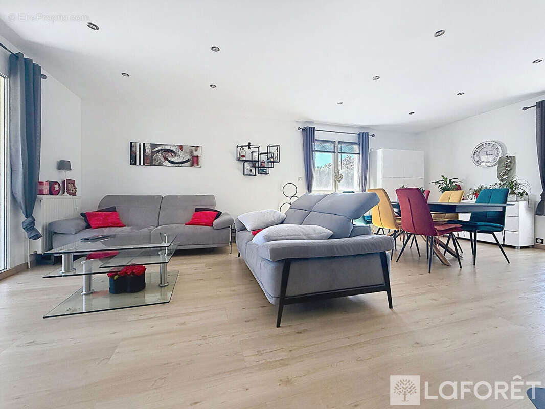 Maison à BOURGOIN-JALLIEU