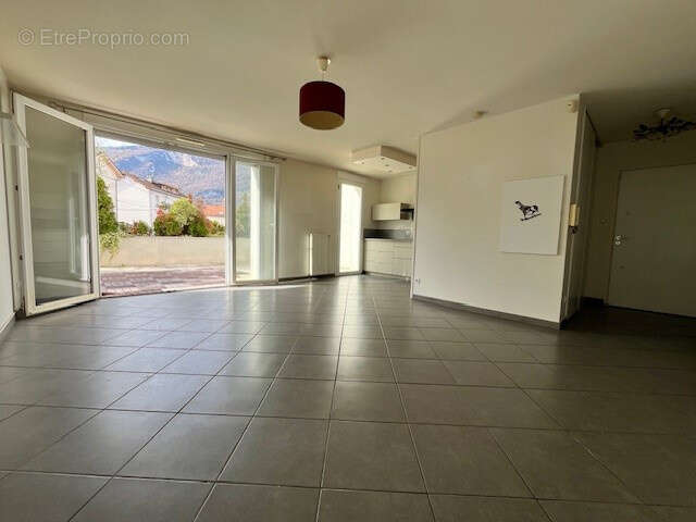 Appartement à FONTAINE