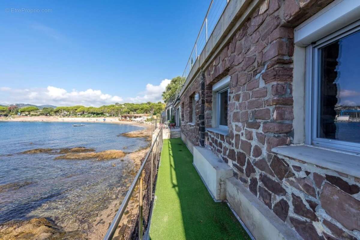 Maison à ROQUEBRUNE-SUR-ARGENS