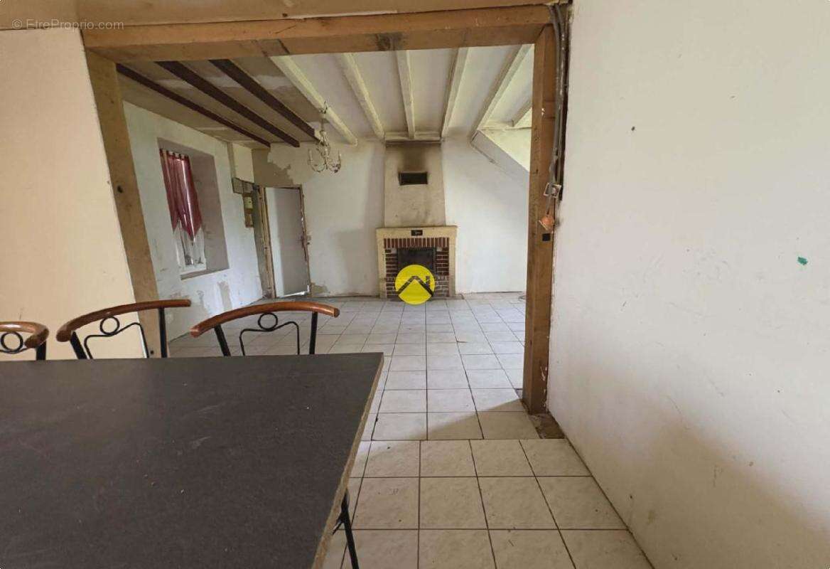 Maison à LA GUERCHE-SUR-L'AUBOIS