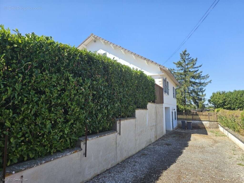 Beau Pavillon entre Ruffec et Sauzé-Vaussais - photo 35
