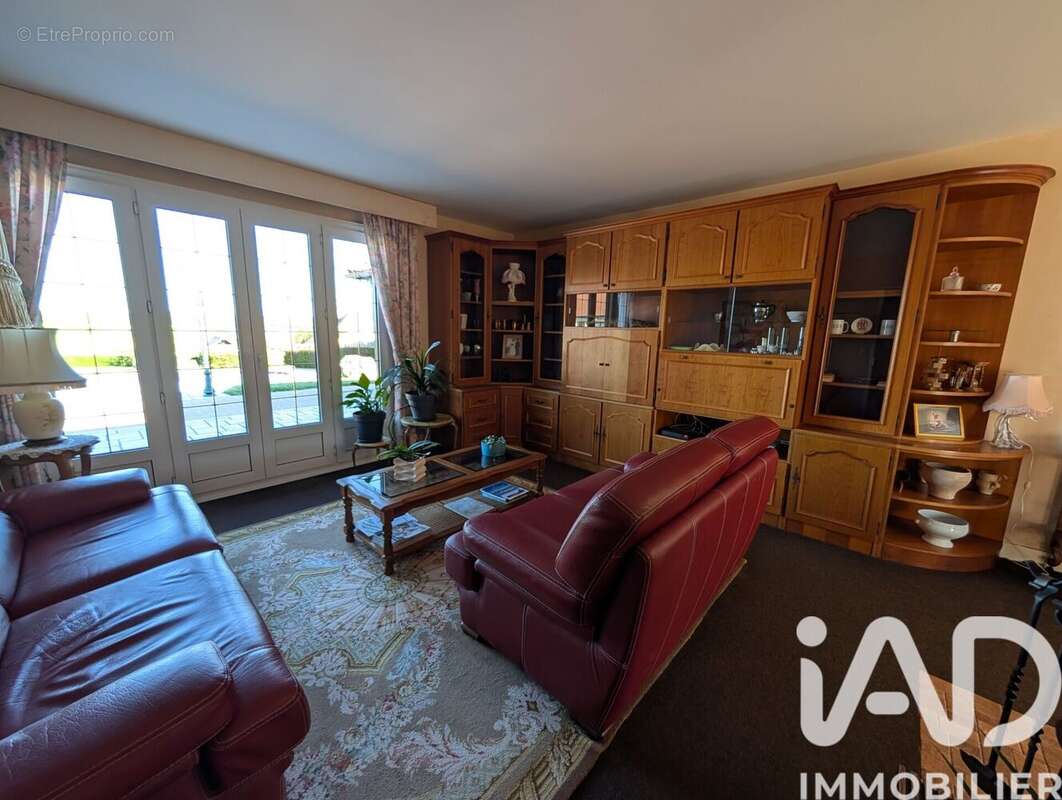 Maison 154 m² à Saint-Firmin-Des-Pres  - photo 4