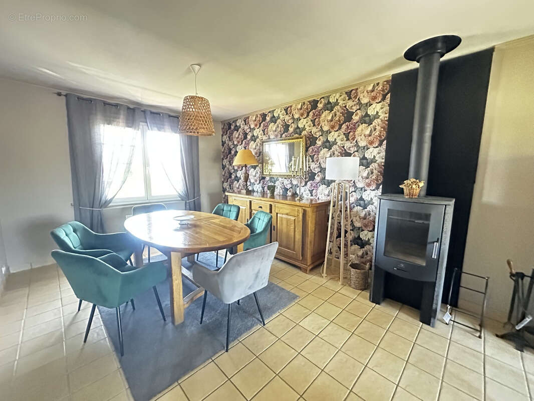 Maison à POUILLY-LES-NONAINS