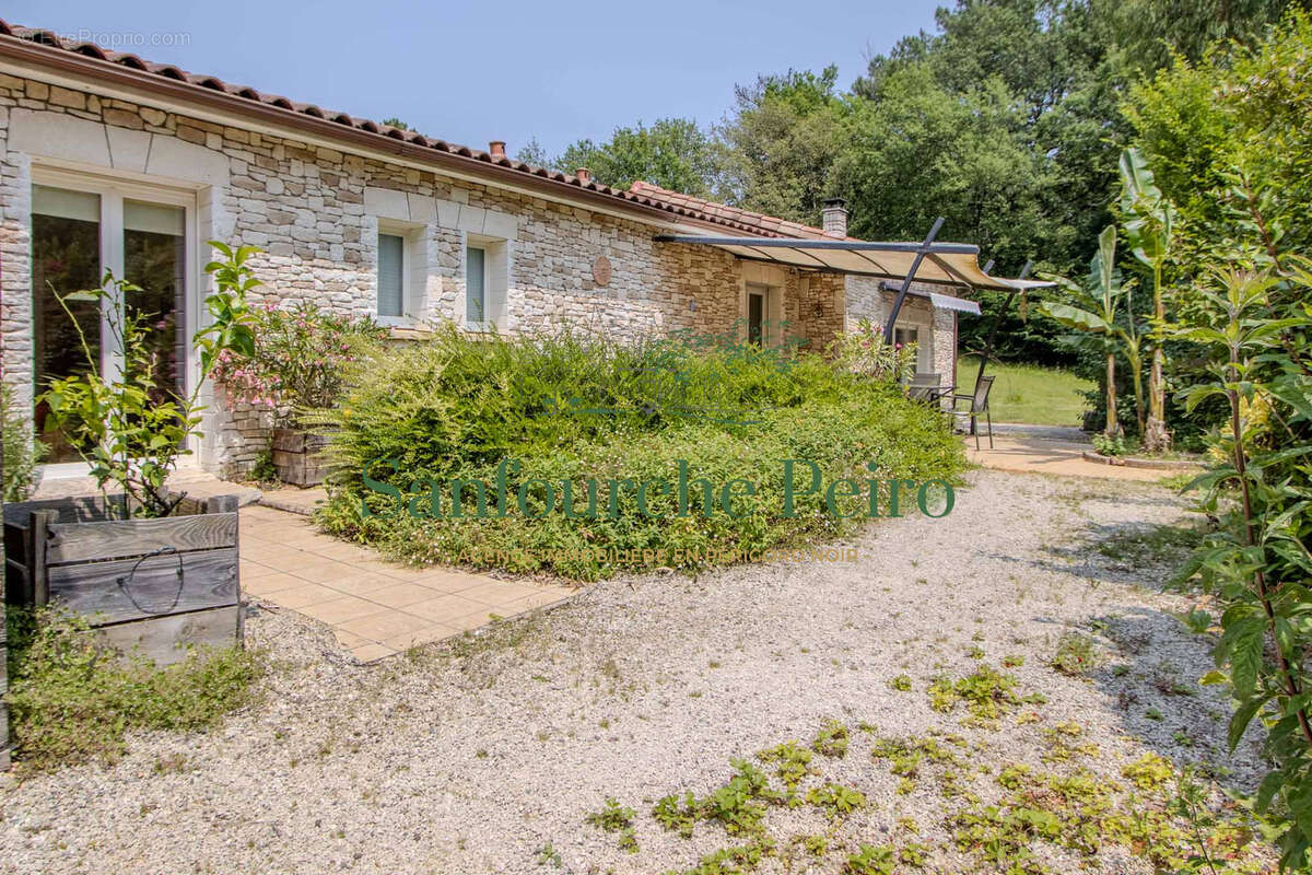 Maison à CASTELS