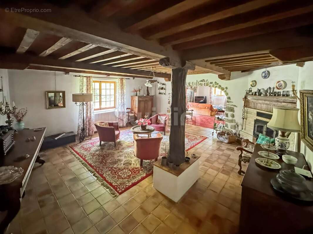 Maison à MONTELIMAR