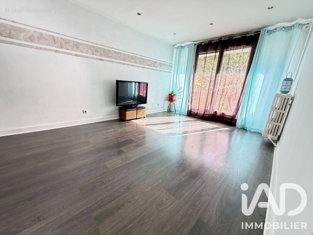 Photo 1 - Appartement à VILLENEUVE-LE-ROI