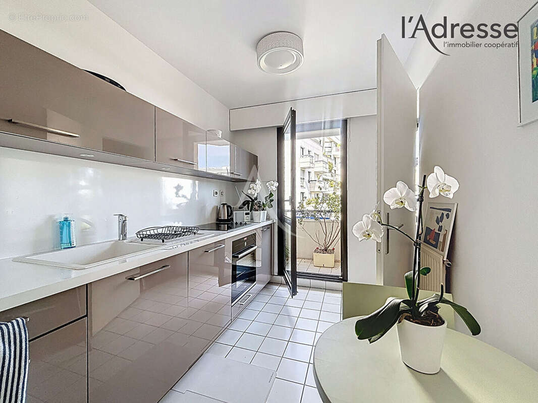 Appartement à SURESNES