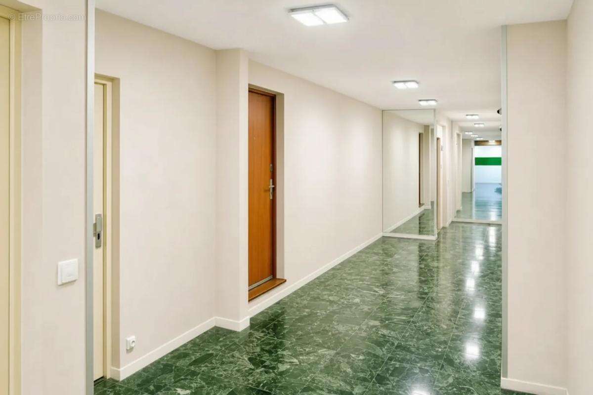 Appartement dans quartier résidentiel, La Celle-Saint-Cloud - photo 9