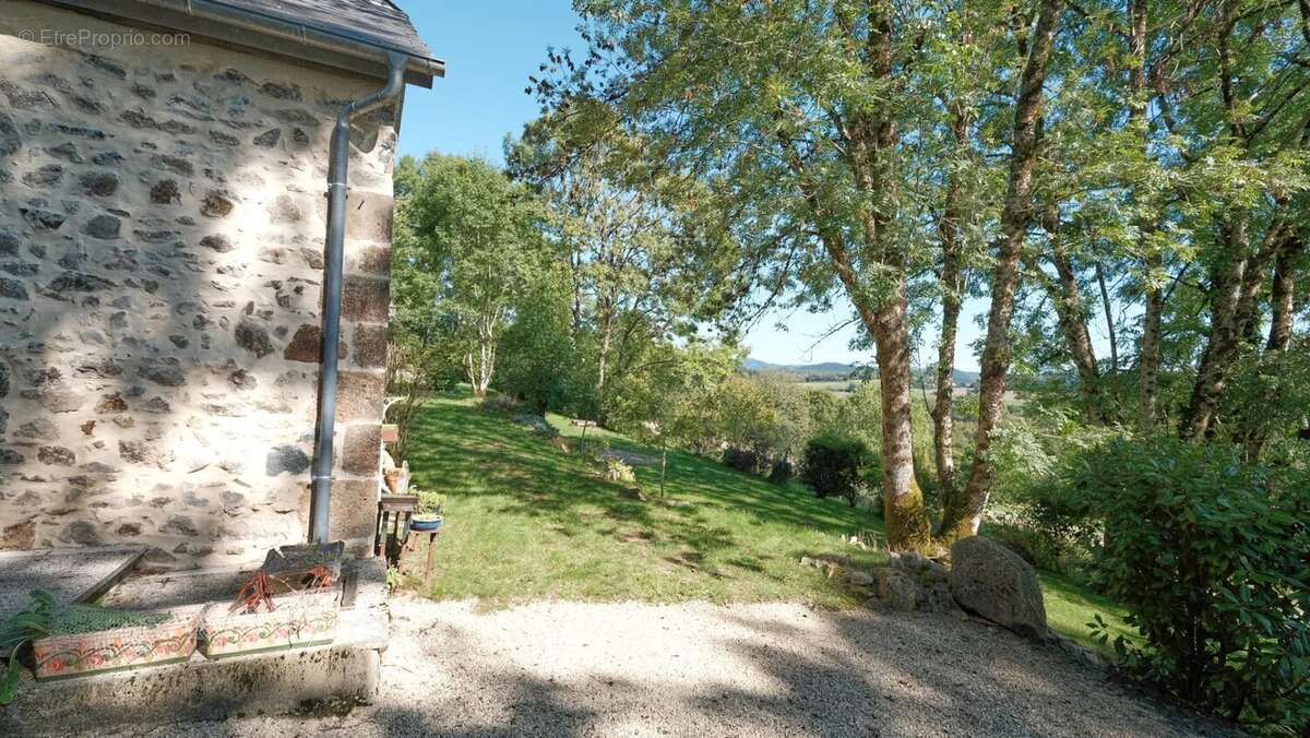 Charmante fermette avec vue imprenable à vendre près de Villapourçon - photo 20