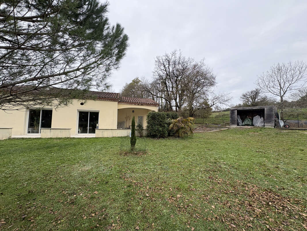 Maison à MONTAIGU-DE-QUERCY