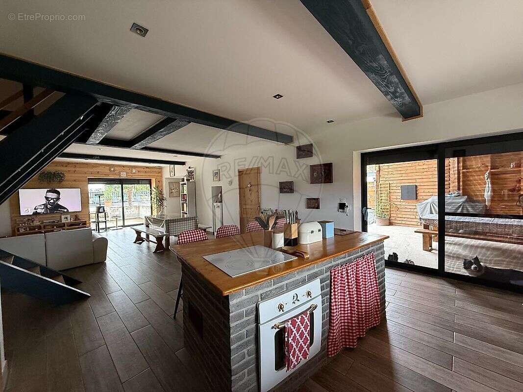 Maison à SAINT-GEORGES-DE-RENEINS