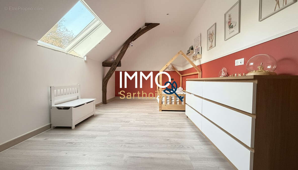 Maison 129 m² à Mayet  - photo 7