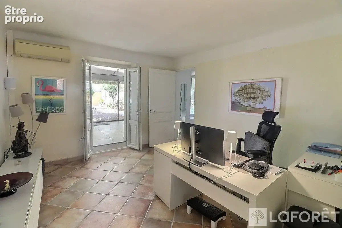 Hyères coeur de ville- Maison de caractère divisée en deux appartements ou à réunir - photo 6