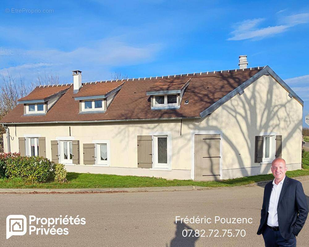 Maison à HOUDAN