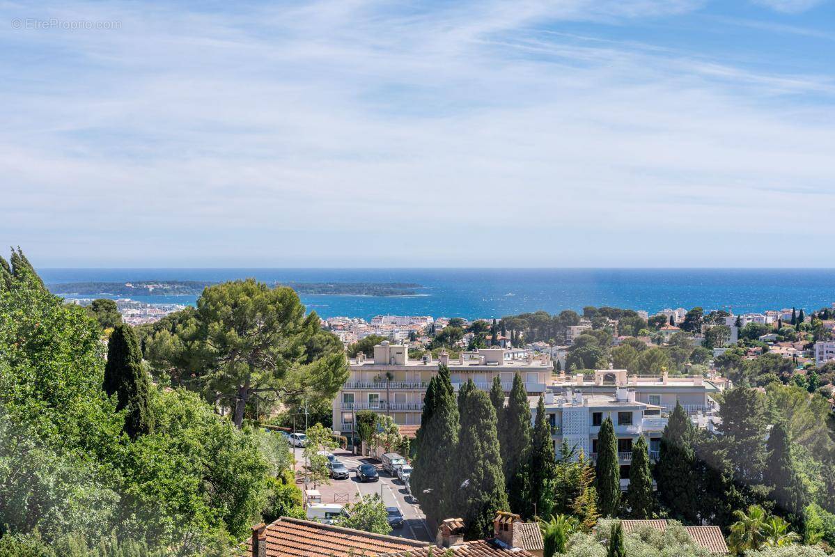 Appartement à LE CANNET