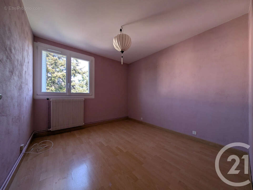 Appartement 76 m² à Limoges  - photo 3