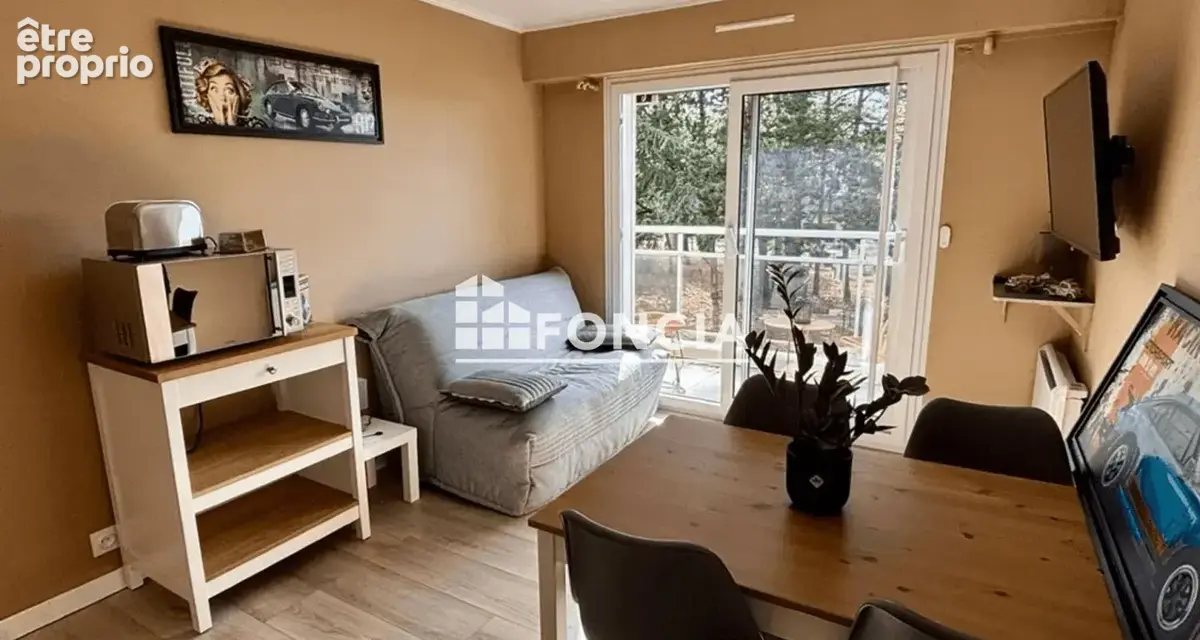 Coquet studio avec grand balcon, au calme - photo 5