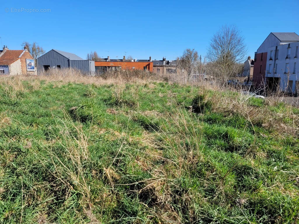 Terrain à AMIENS