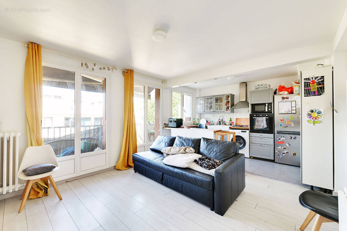 Appartement à FRESNES