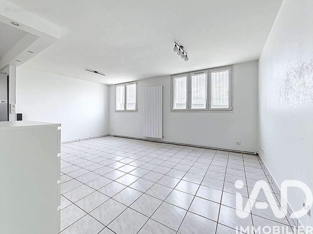 Photo 2 - Appartement à LIVRY-GARGAN