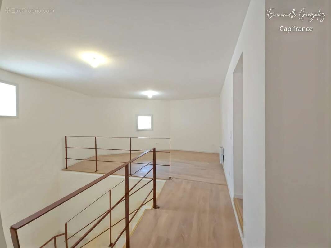 Maison de caractère entièrement rénovée 200m² avec 5 chambres ROUJAN (34) - photo 18