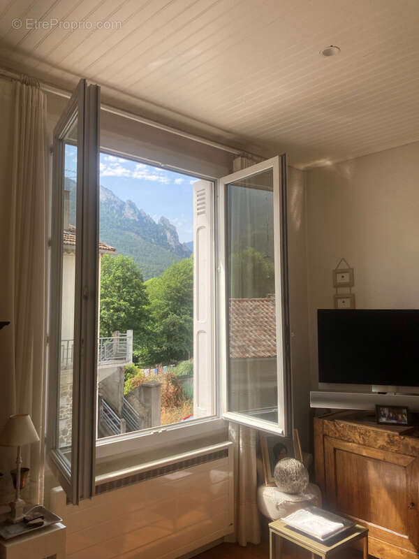 Axat, maison 3 chambres, grand séjour, terrasse, véranda, garage. - photo 8
