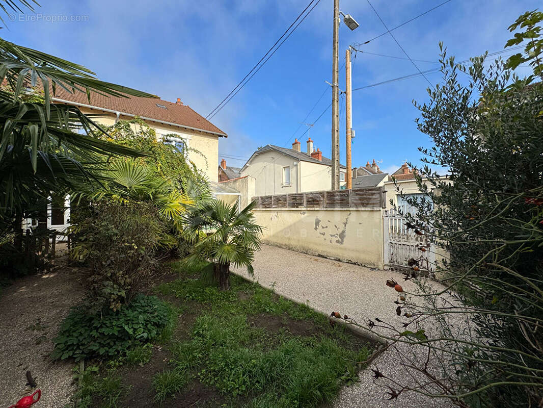 Maison à COSNE-COURS-SUR-LOIRE