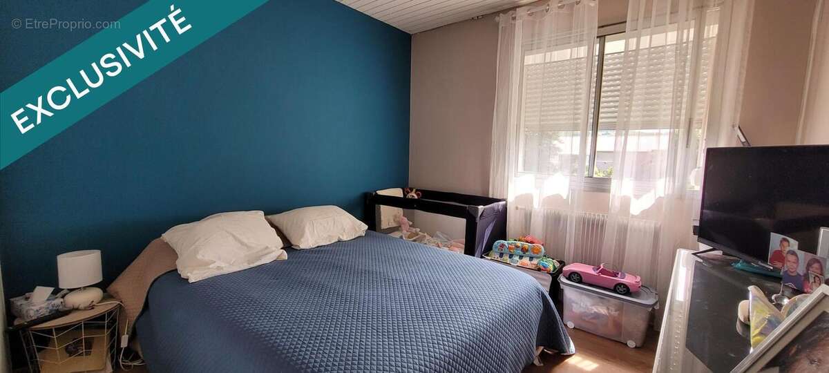 Photo 8 - Commerce à TULLINS